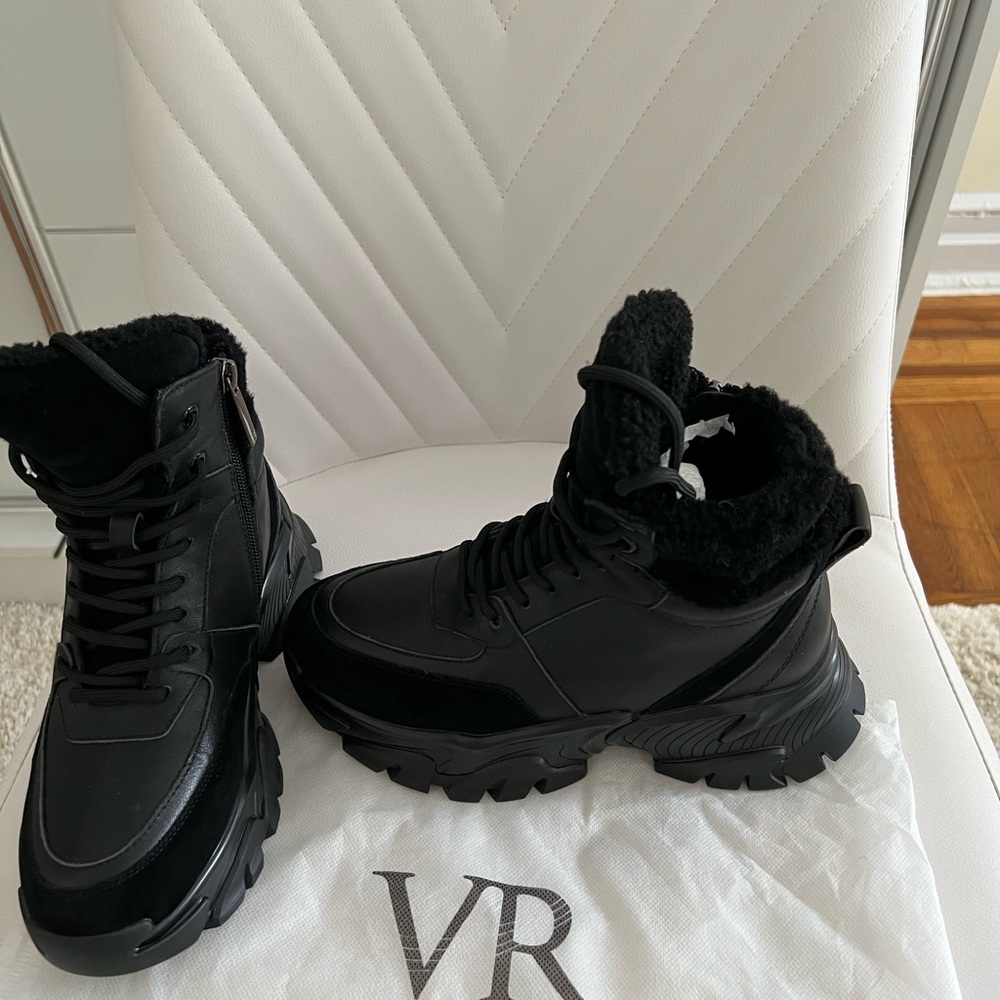 VITTO ROSSI Sports boots,